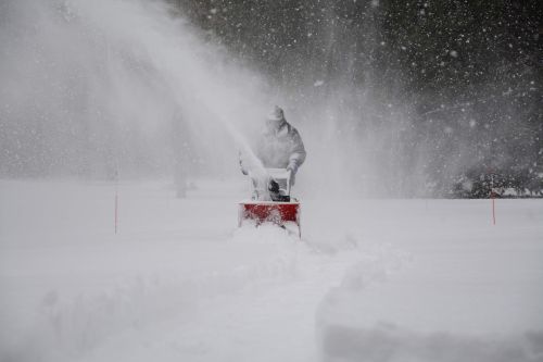 man-snow-cold-winter-white-weather-1172336-pxhere.com